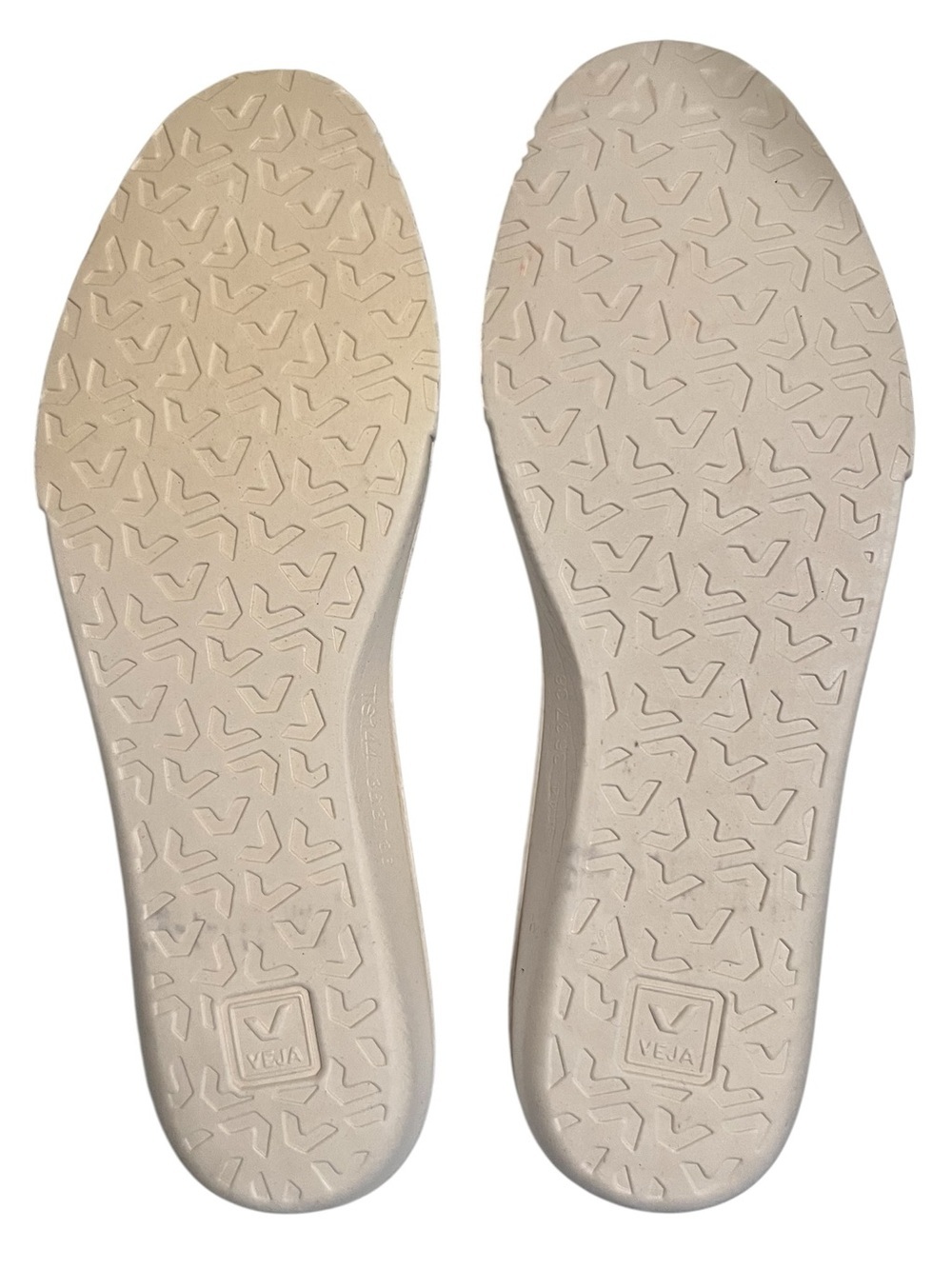 VEJA Wata II Low Ripstop Sneaker - Picture 8 of 10